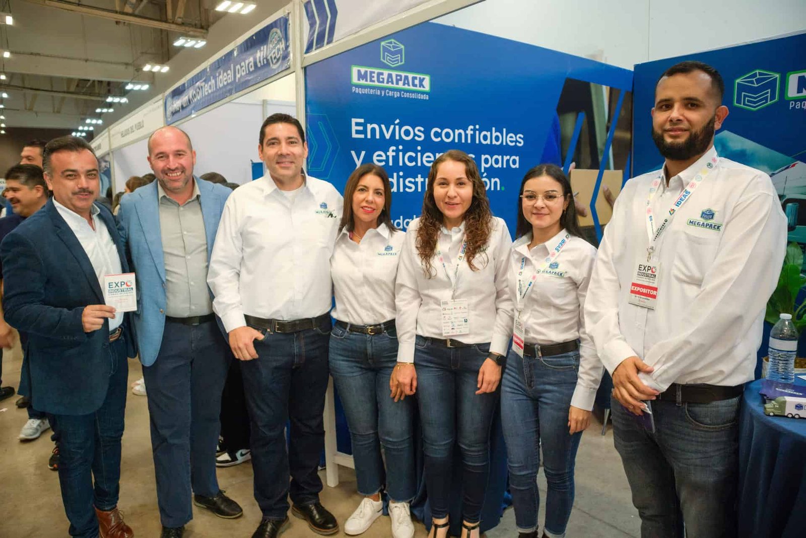 staff en expo canacintra